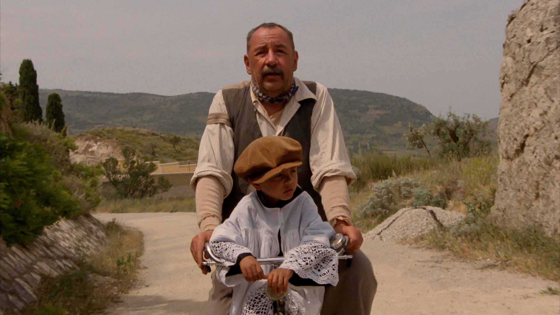 Cinema Paradiso (1988) - visual quiz clue - frame 5