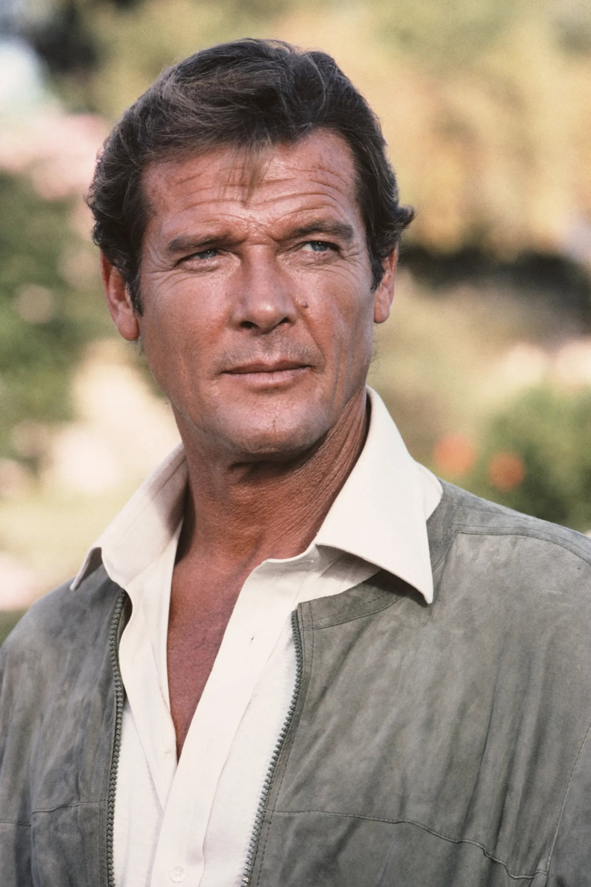 Bond in Greece