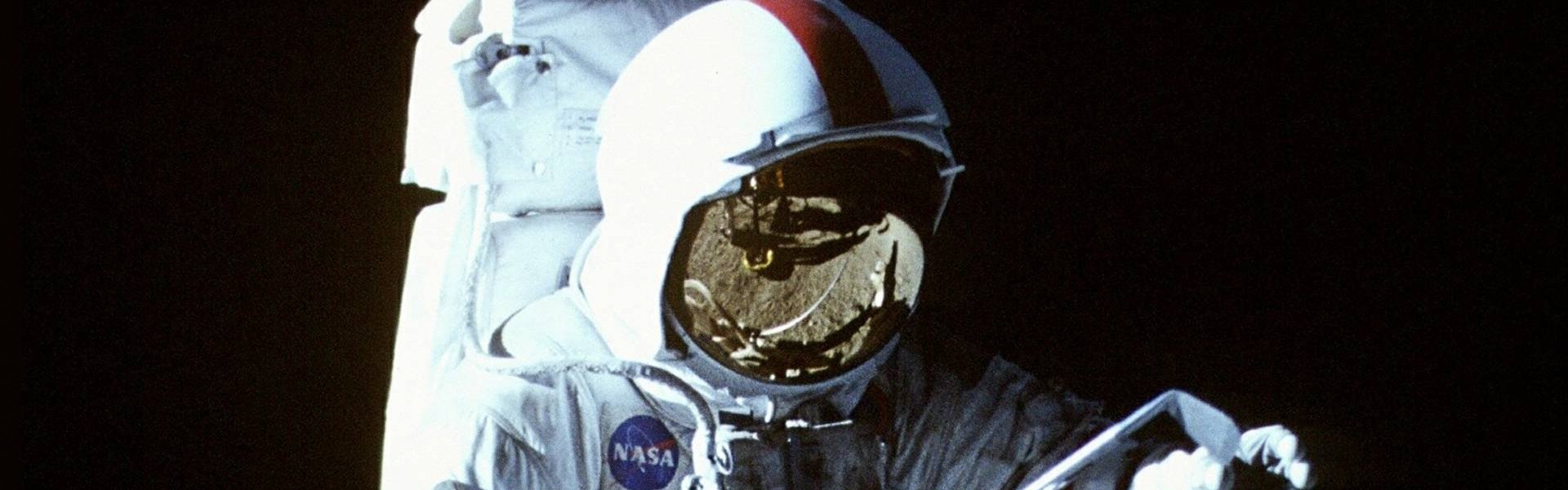 From the Earth to the Moon