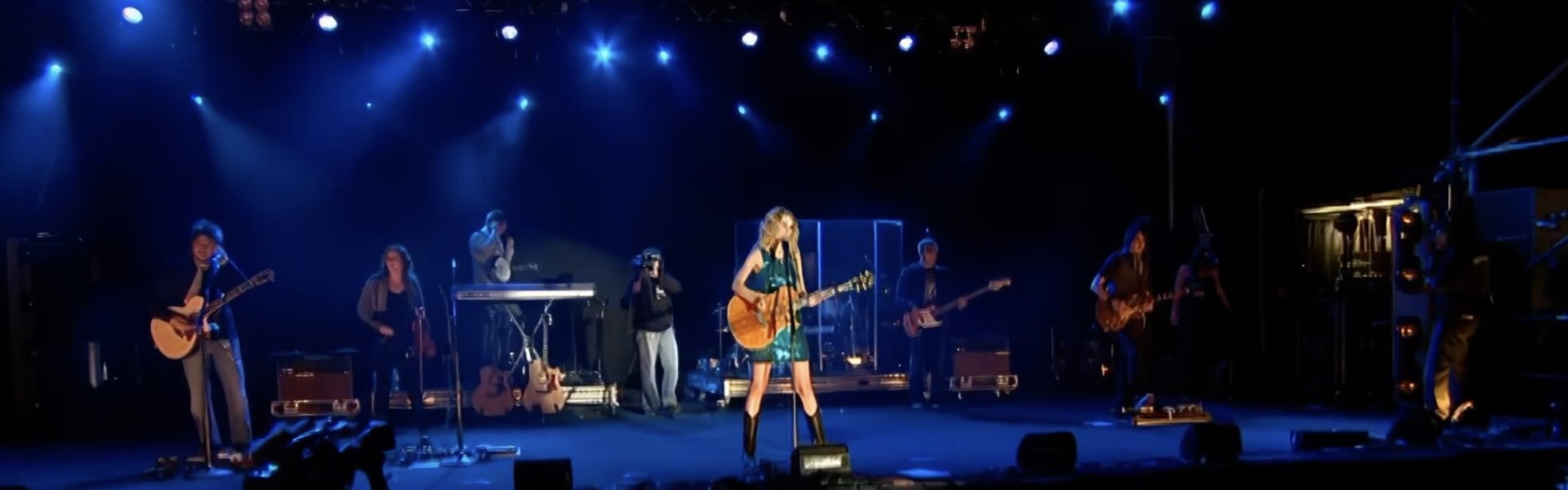 Taylor Swift: Live at CMC Rocks the Snowys