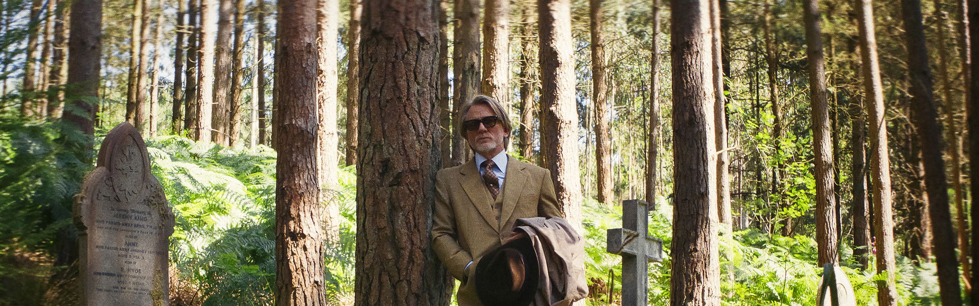 Wake Up Dead Man: A Knives Out Mystery