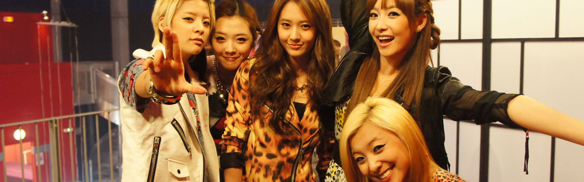 Anna Kendrick Goes K-Pop with F(x)