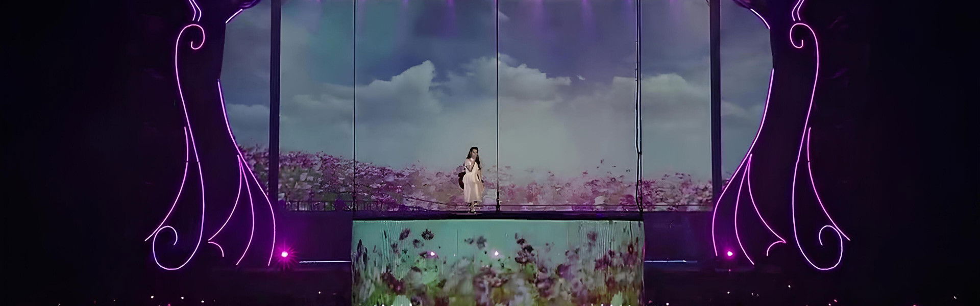 IU 10th Anniversary Tour Concert - 'dlwlrma.'