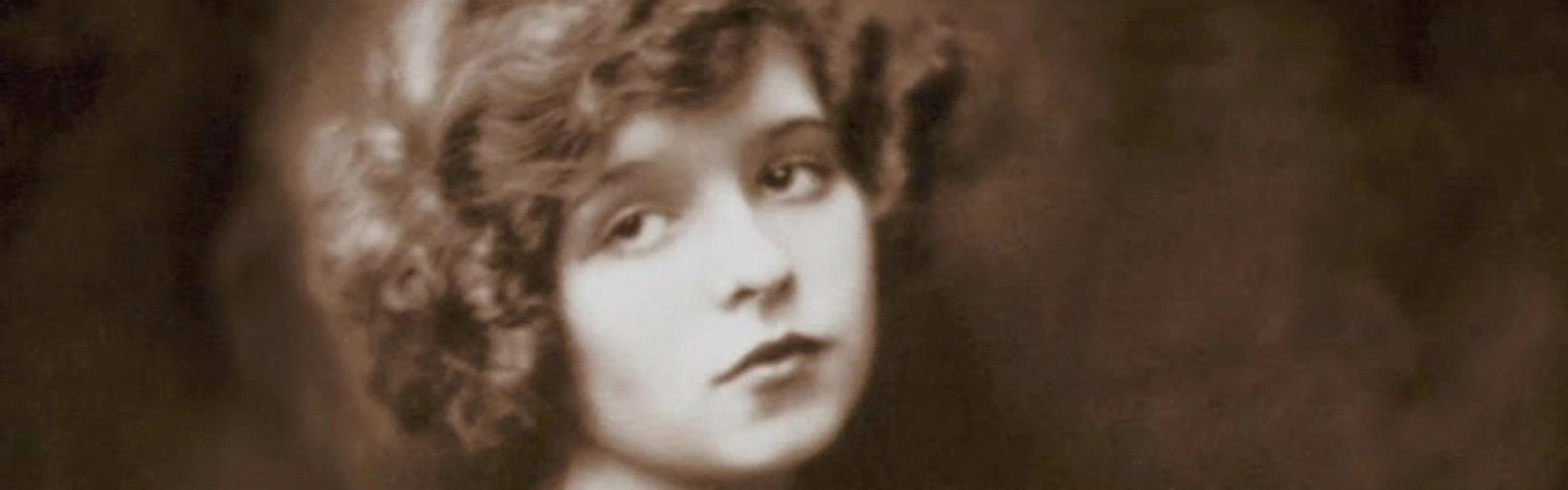 Clara Bow: Discovering the "It" Girl