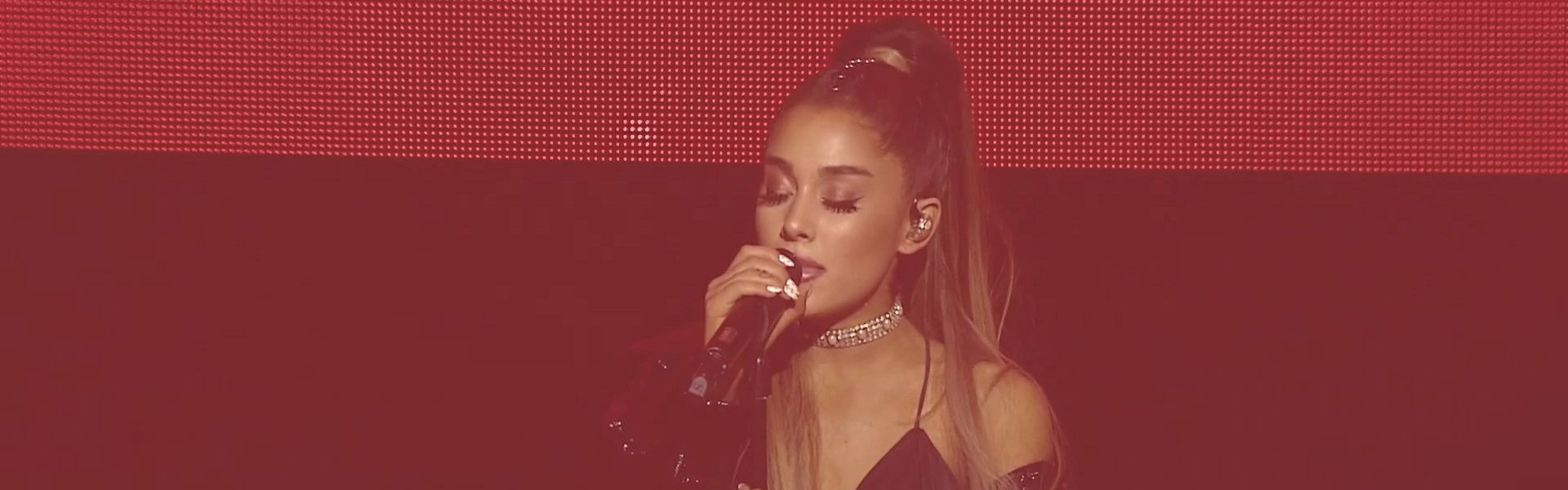 Ariana Grande: Dangerous Woman Diaries