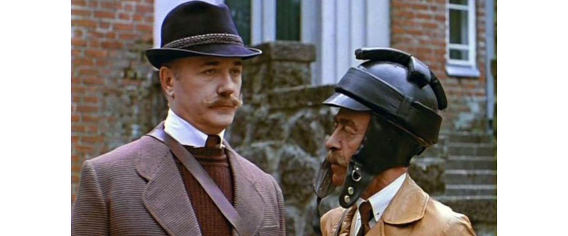 The Adventures of Sherlock Holmes and Dr. Watson: The Twentieth Century Approaches海报