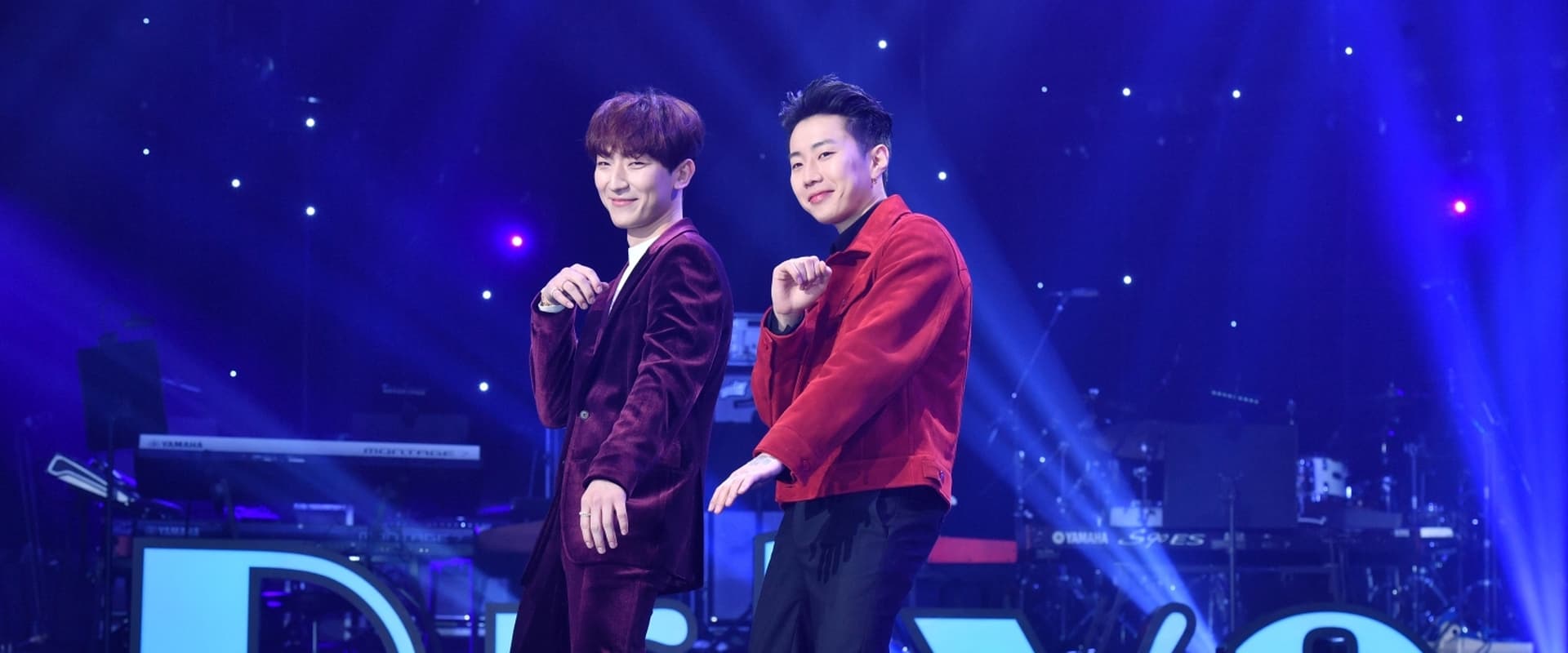 더시즌즈第8季海报