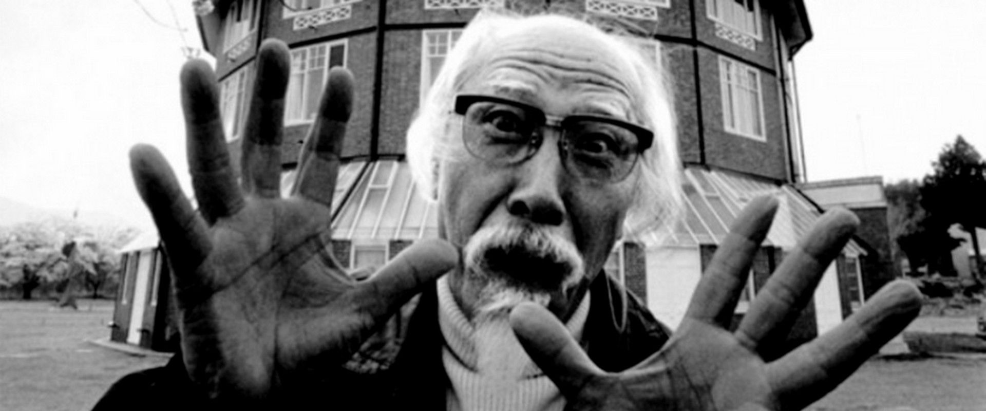 Seijun Suzuki: kabuki & yakuzas backdrop