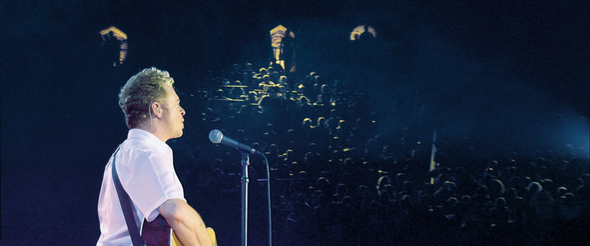 Simply Red - Home: Live in Sicily backdrop