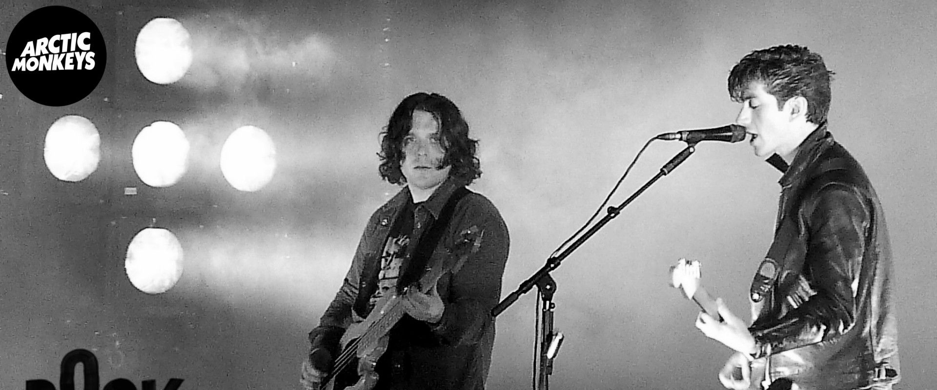 Arctic Monkeys - Rock en Seine backdrop