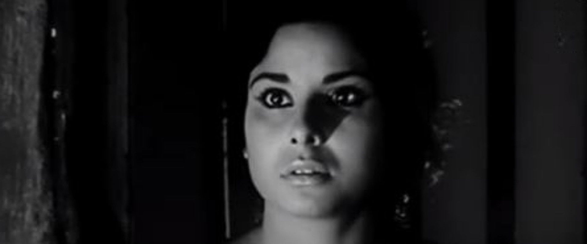 Thana Theke Aschi backdrop