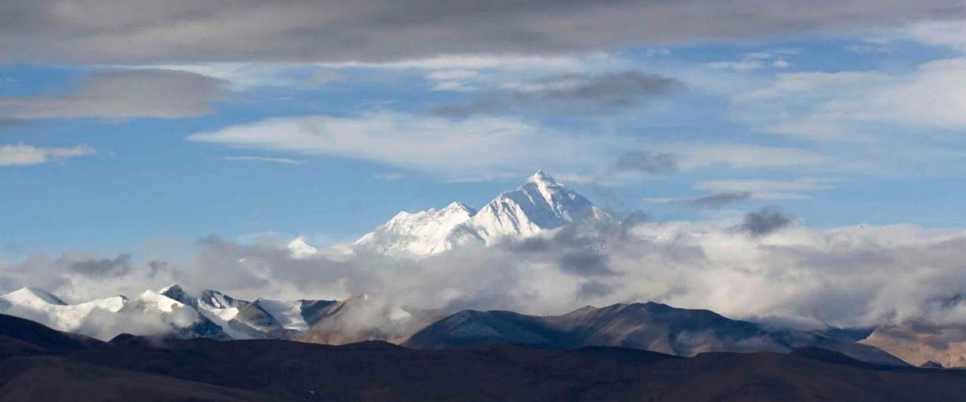 Into Thin Air: Death on Everest backdrop