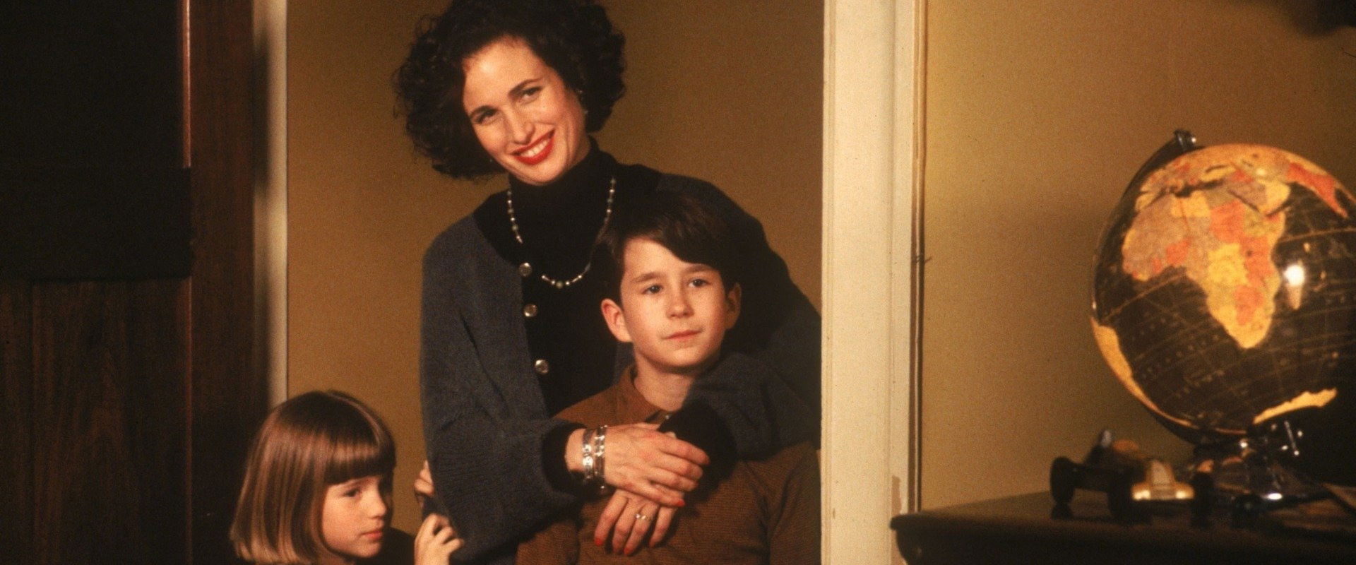 Unstrung Heroes backdrop