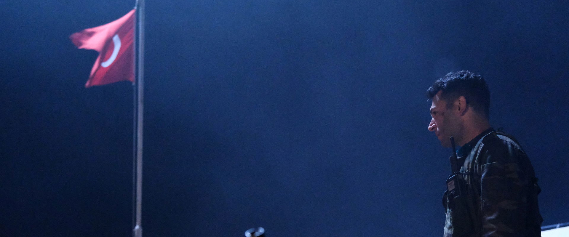 Nefes: Yer Eksi İki backdrop