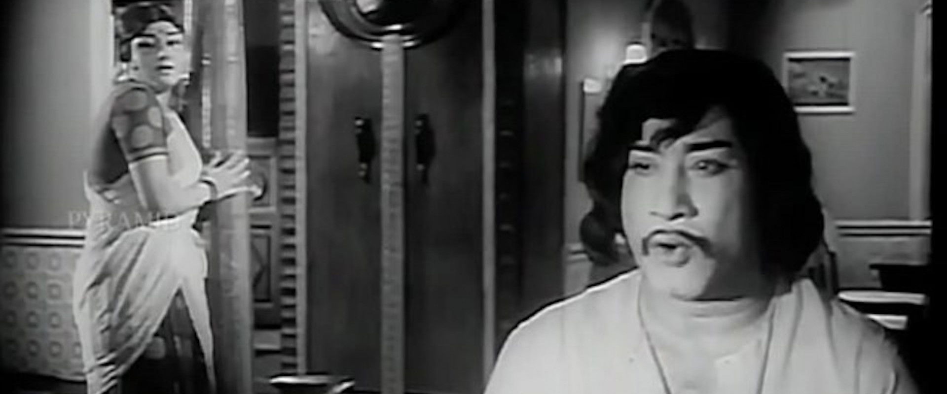 Pattikada Pattanama backdrop