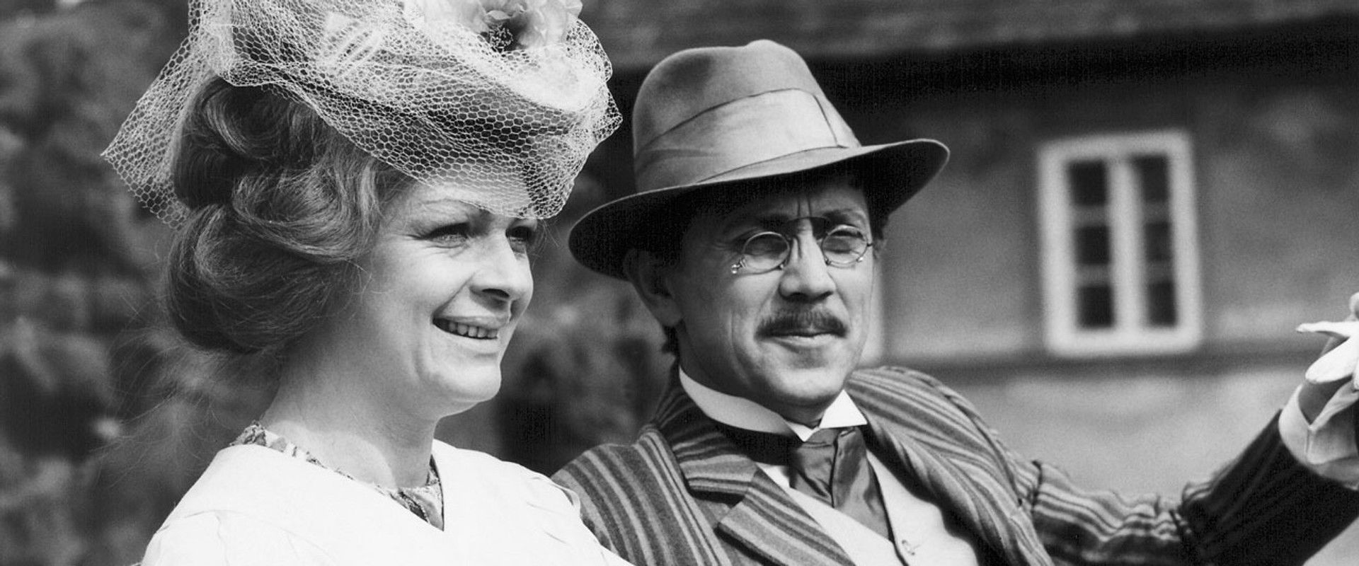 Spor herečky Kvapilové backdrop