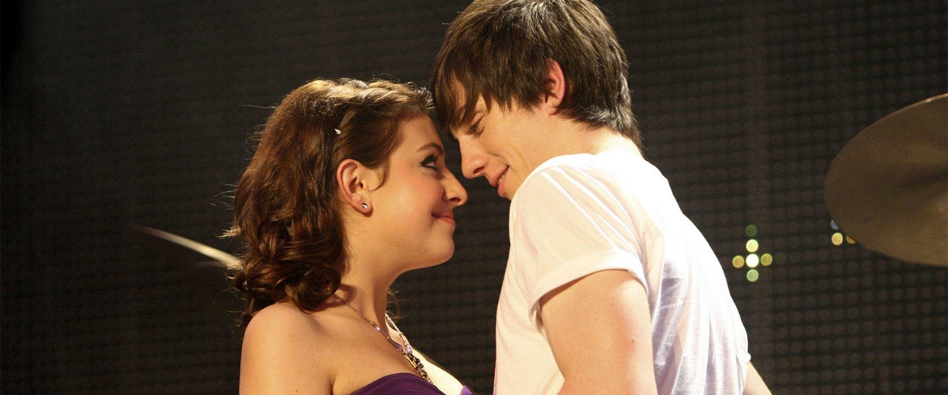 Angus, Thongs and Perfect Snogging backdrop