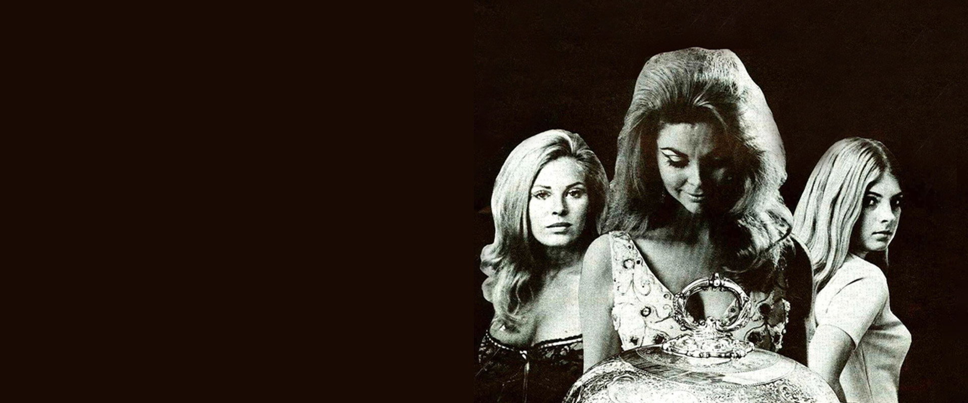 Cannibal Girls backdrop