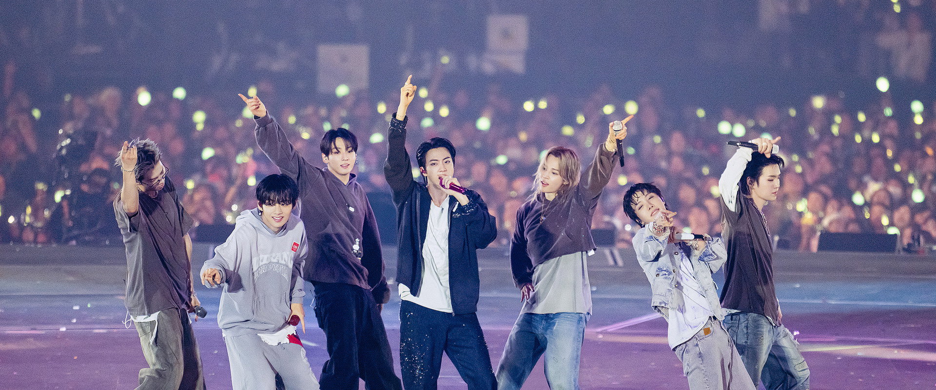 BTS WORLD TOUR [ARIRANG] in Buenos Aires backdrop