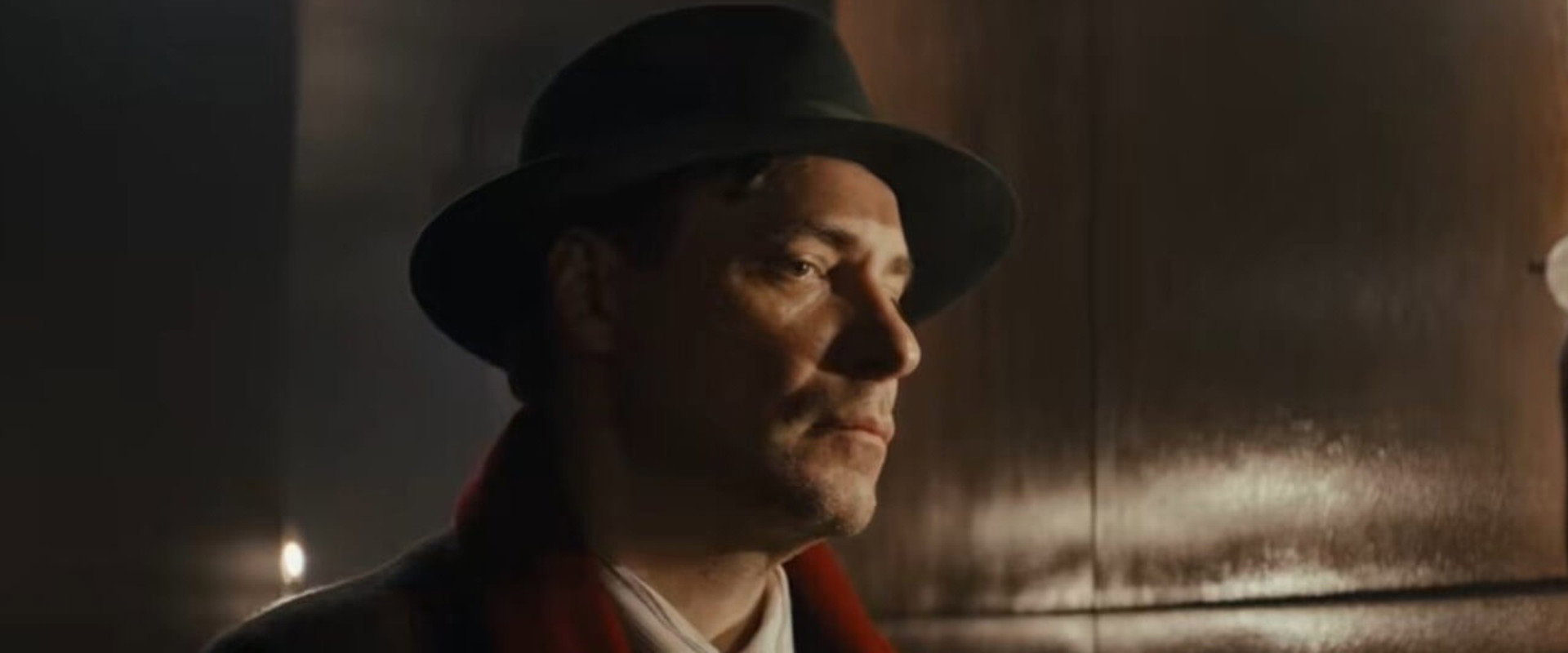 Dead Mountaineer's Hotel backdrop