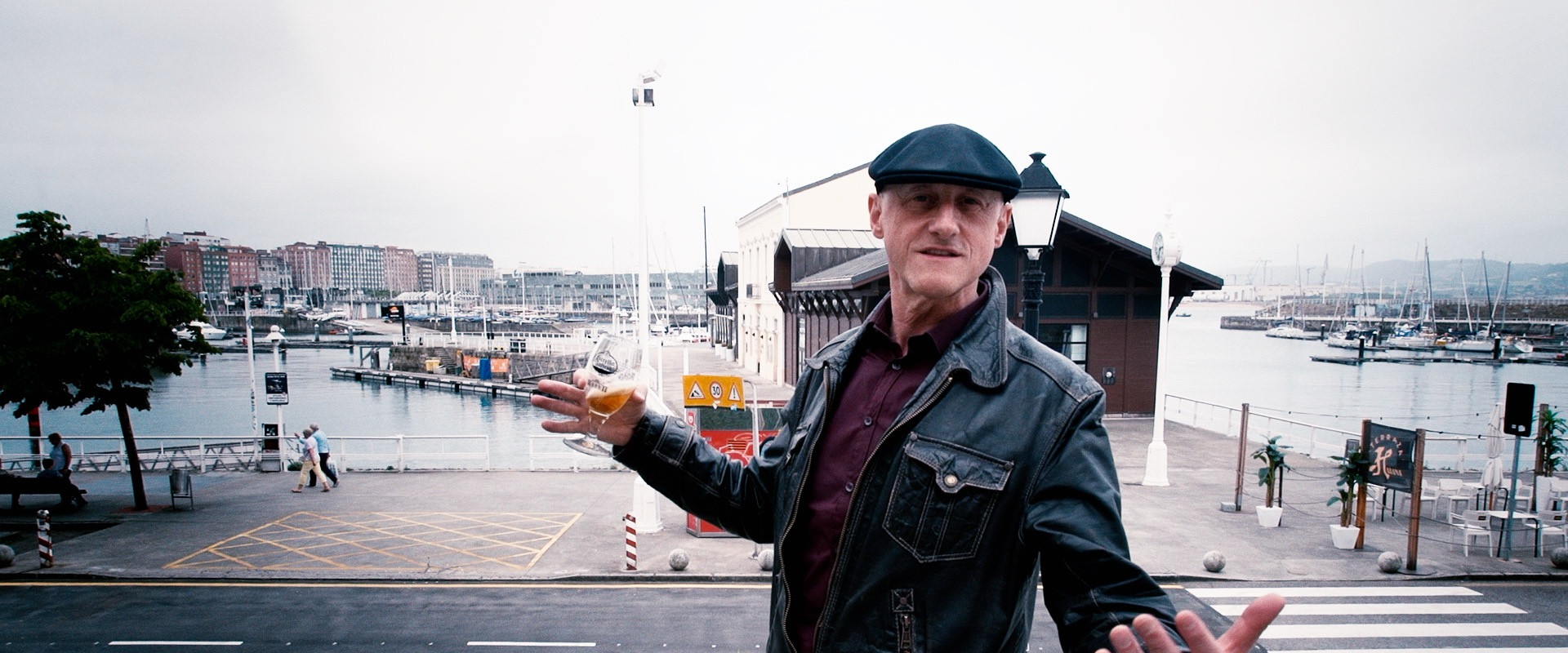 Ilegales 82 backdrop