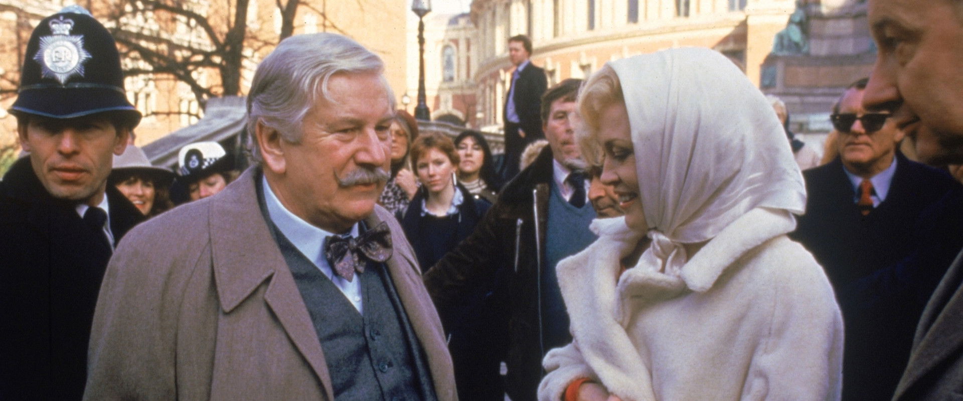 Thirteen at Dinner backdrop