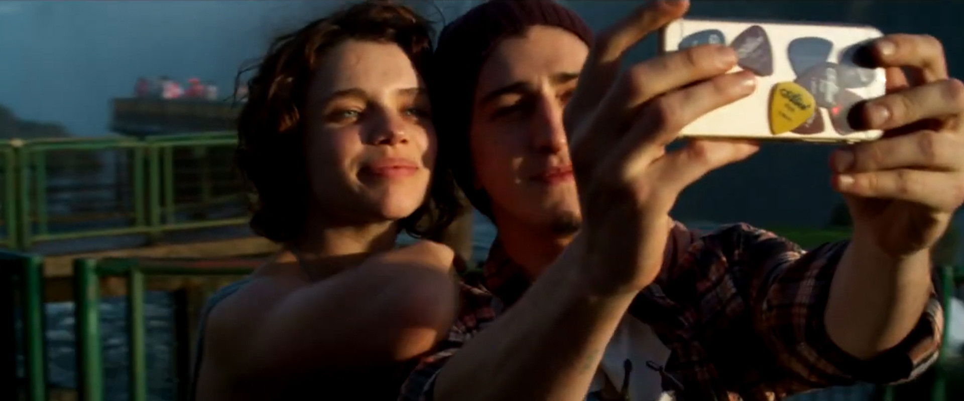 Alice & Só backdrop