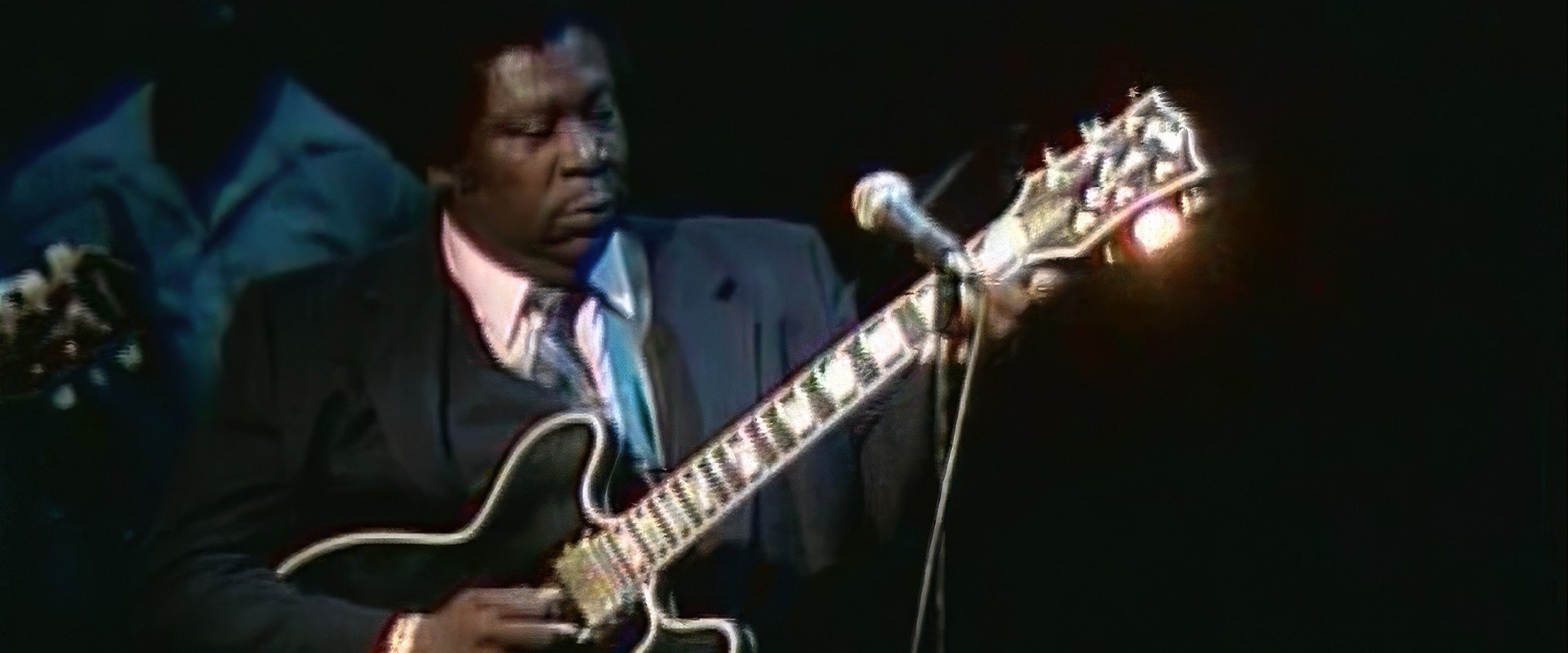 Stars and Their Guitars: A History of the Electric Guitar backdrop