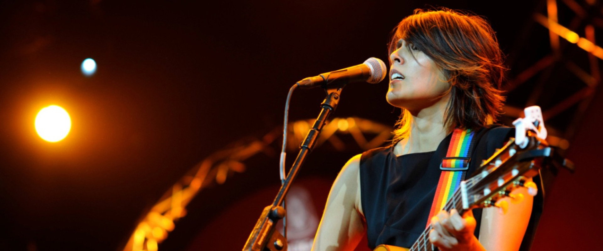 Tanita Tikaram: AVO Session, Basel backdrop