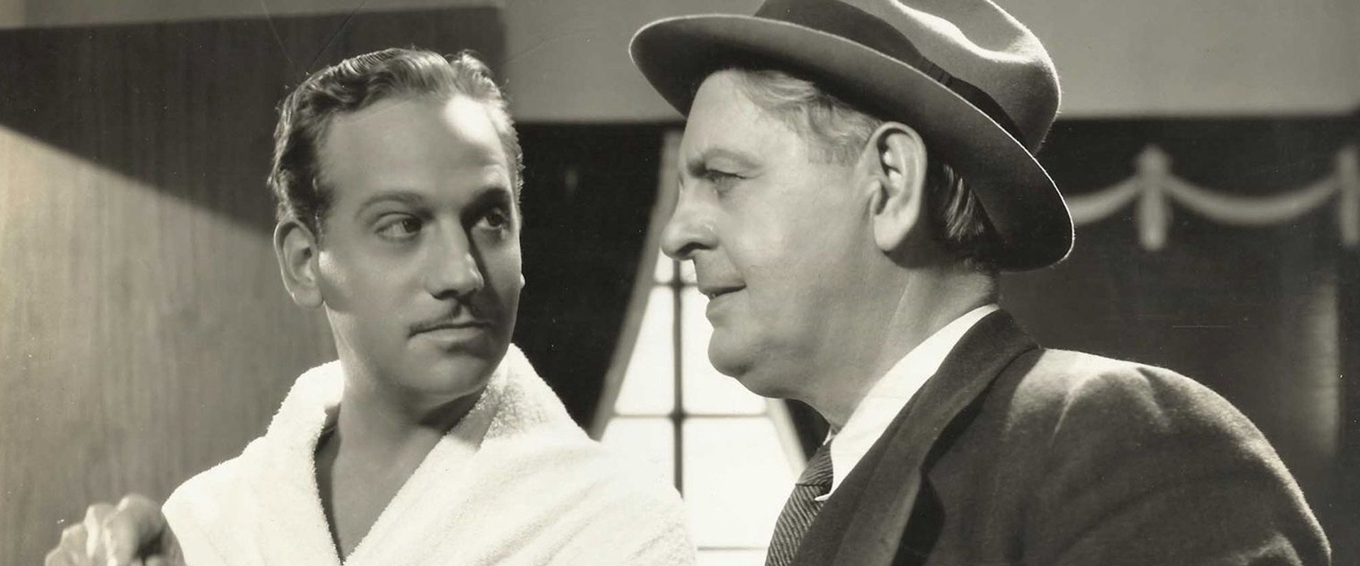 The Lone Wolf Returns backdrop