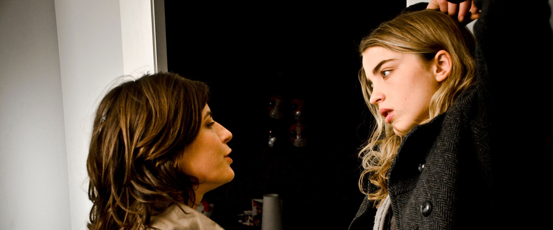 Déchaînées backdrop