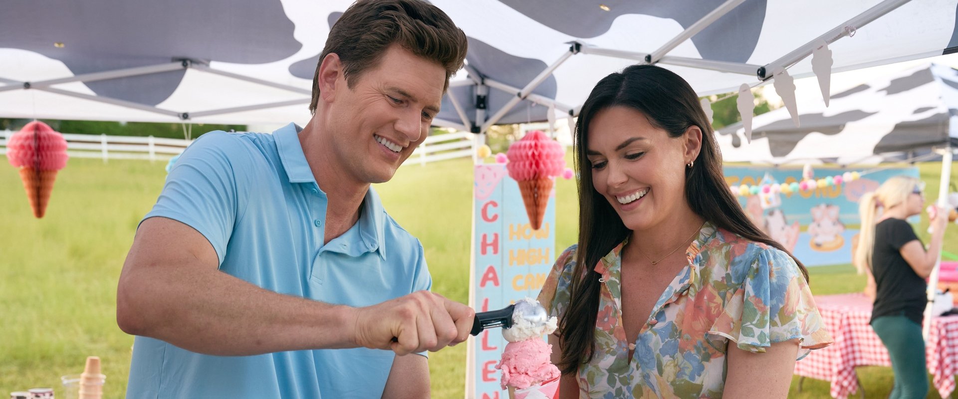 Double Scoop backdrop