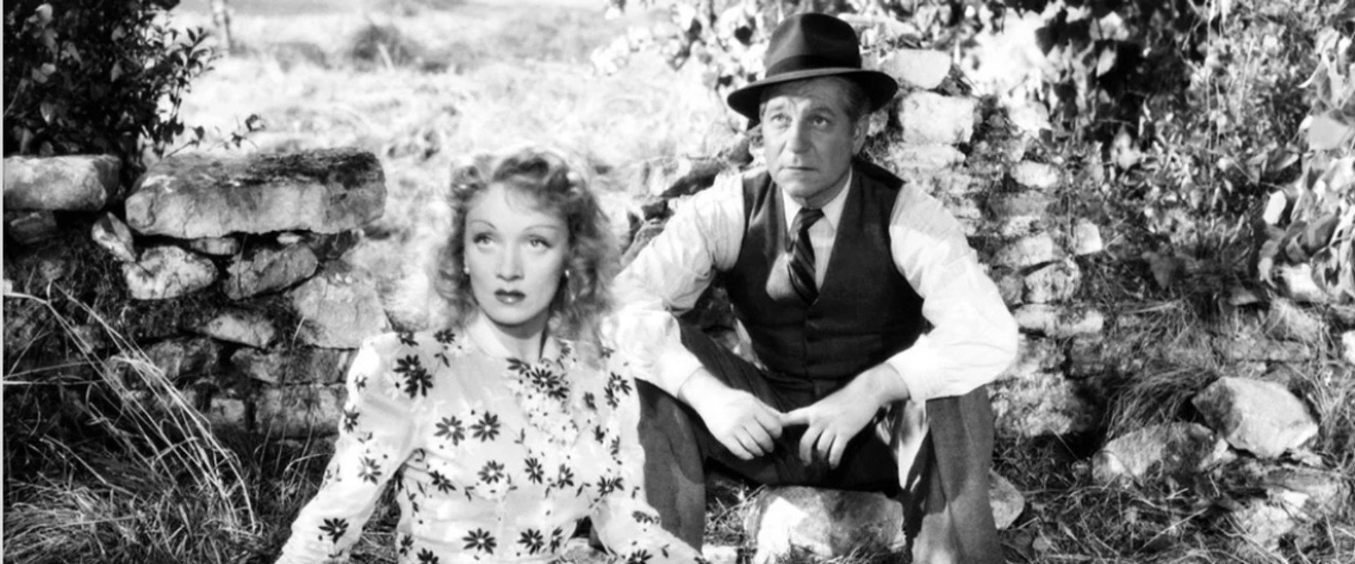 Martin Roumagnac backdrop