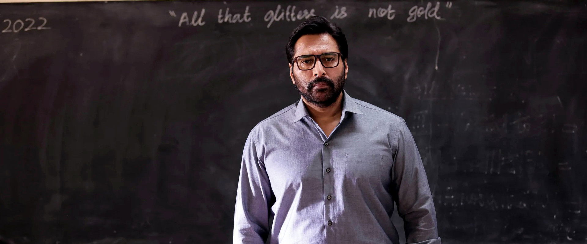 Nirangal Moondru backdrop