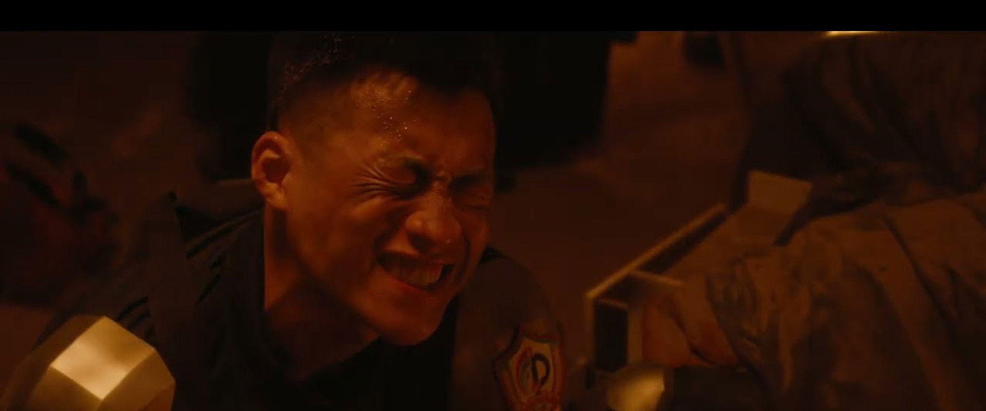 Chiến Binh Ô Nha: Cộng Sinh backdrop