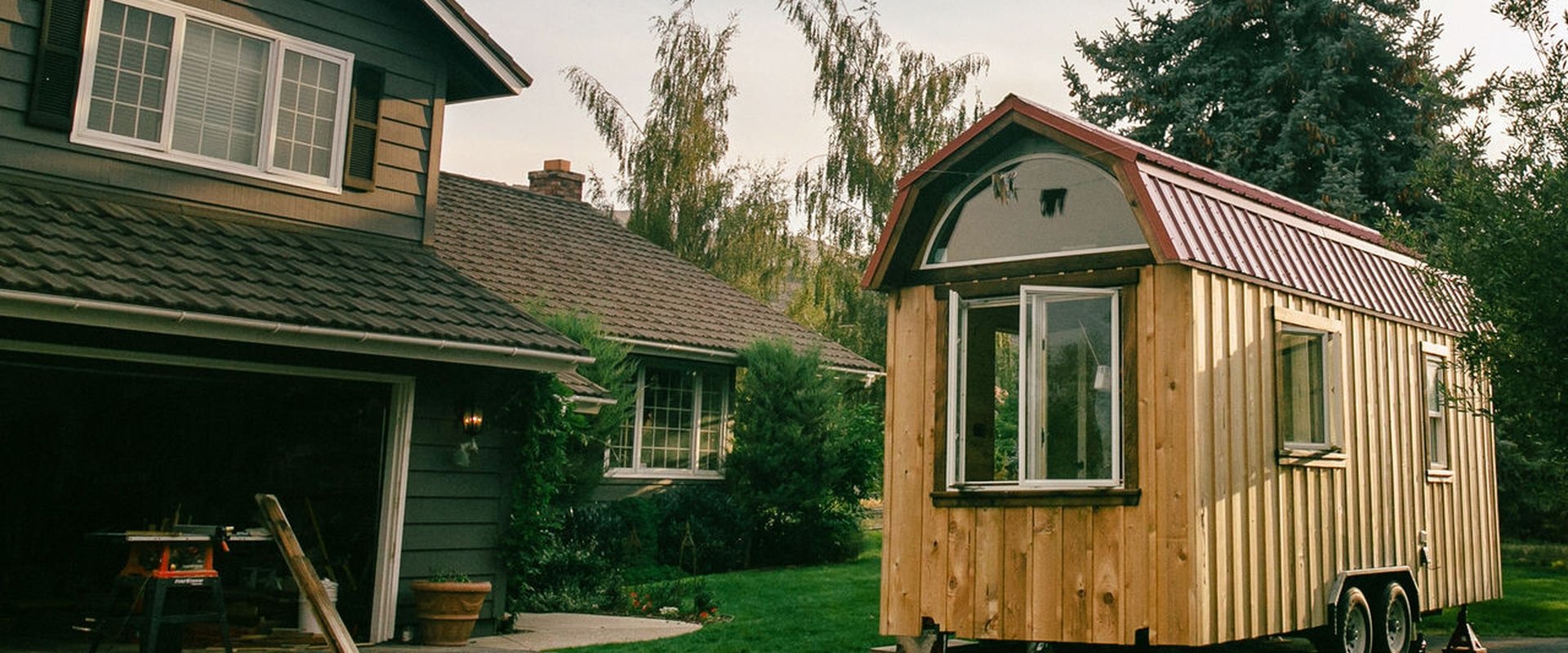 Small is Beautiful: A Tiny House Documentary backdrop