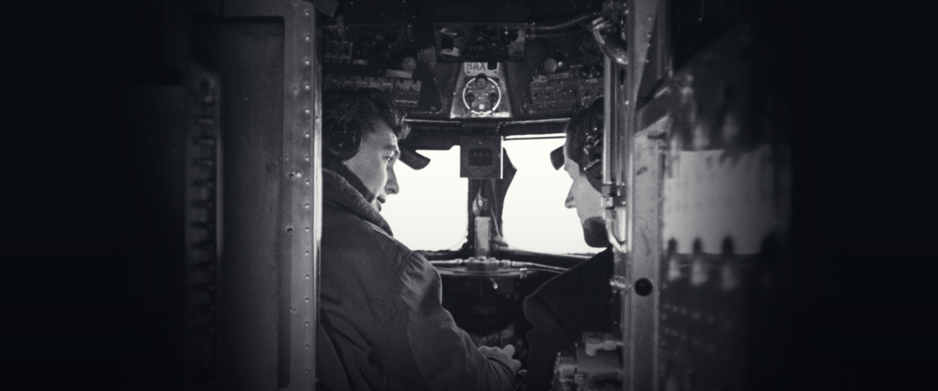 Pilote de guerre… pilote de ligne backdrop