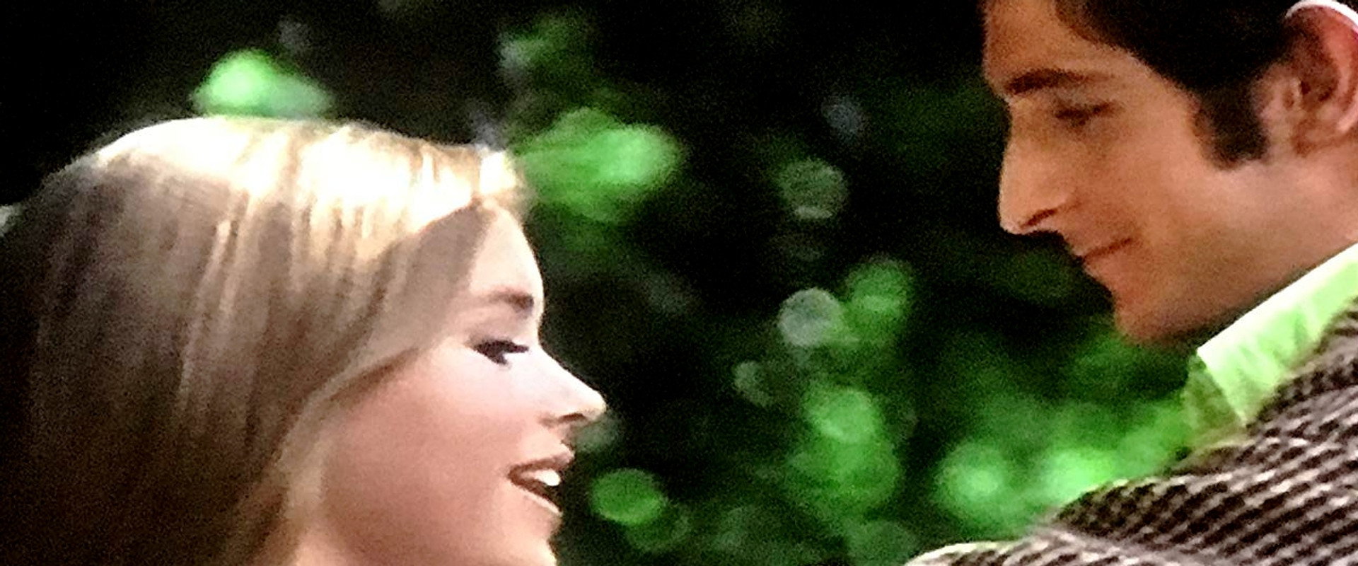 En un mundo diferente backdrop