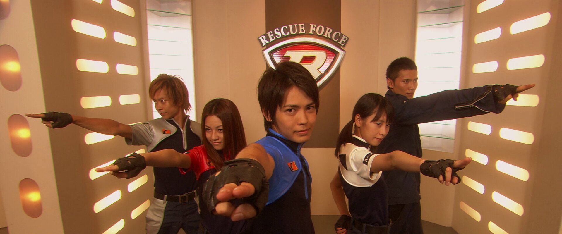 Tomica Hero: Rescue Force Explosive Movie: Rescue the Mach Train! backdrop