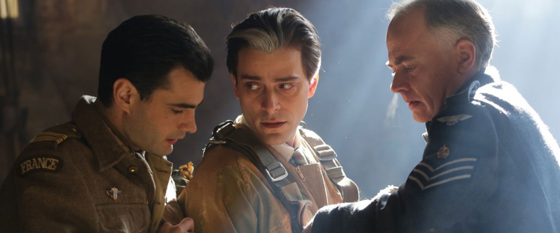 Pierre Brossolette ou les passagers de la lune backdrop