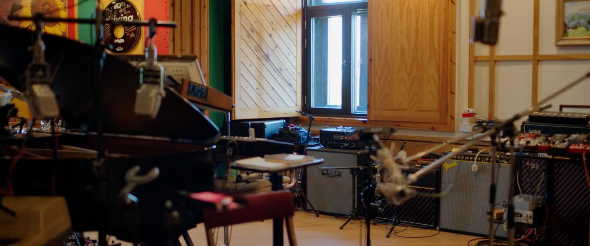 The Beatles - Free As A Bird: A Song Reborn backdrop