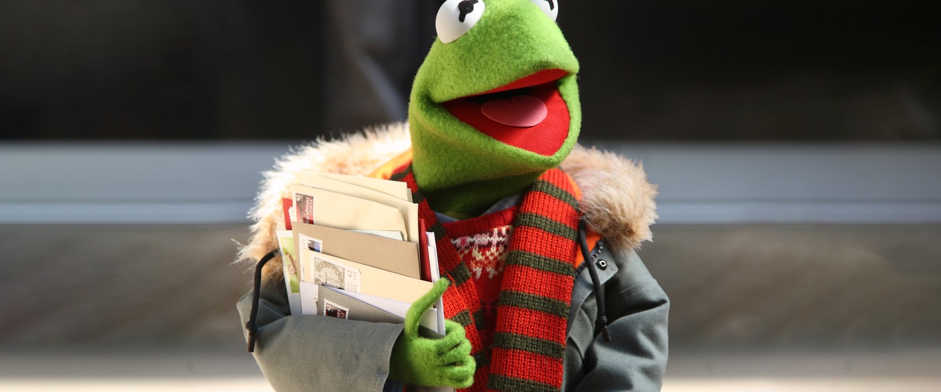 A Muppets Christmas: Letters to Santa backdrop