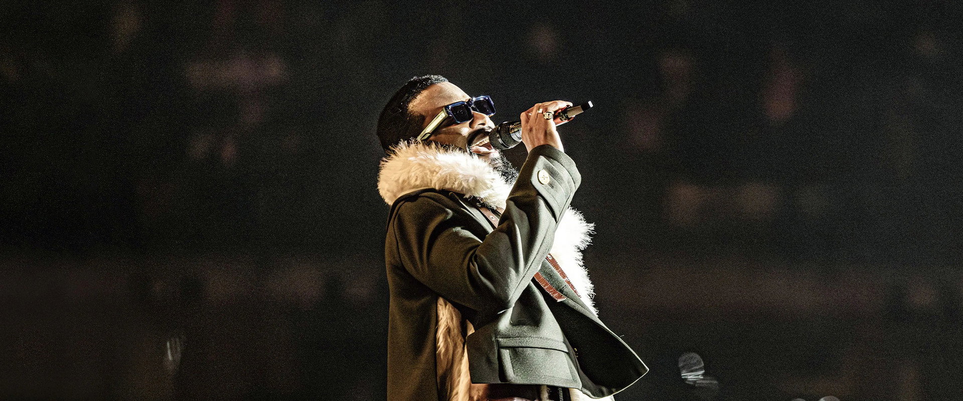 Fally Ipupa au Stade de France backdrop