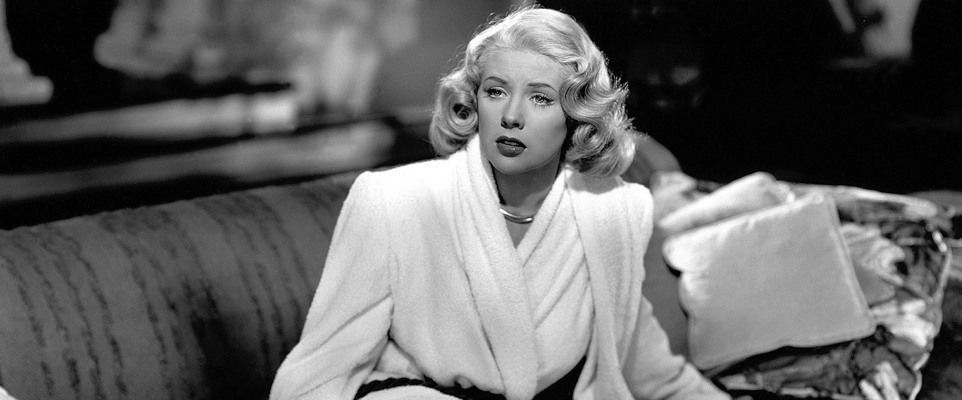 Living in a Big Way backdrop