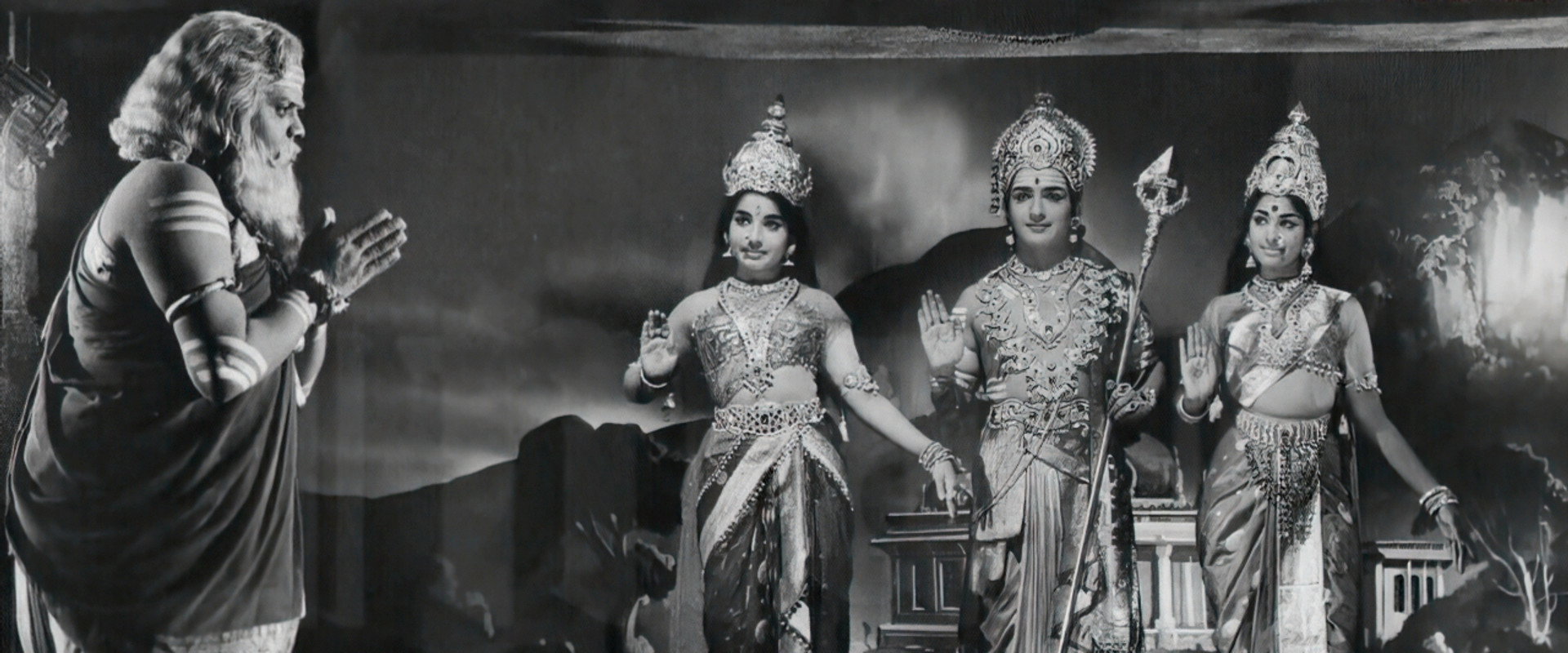 Kandhan Karunai backdrop