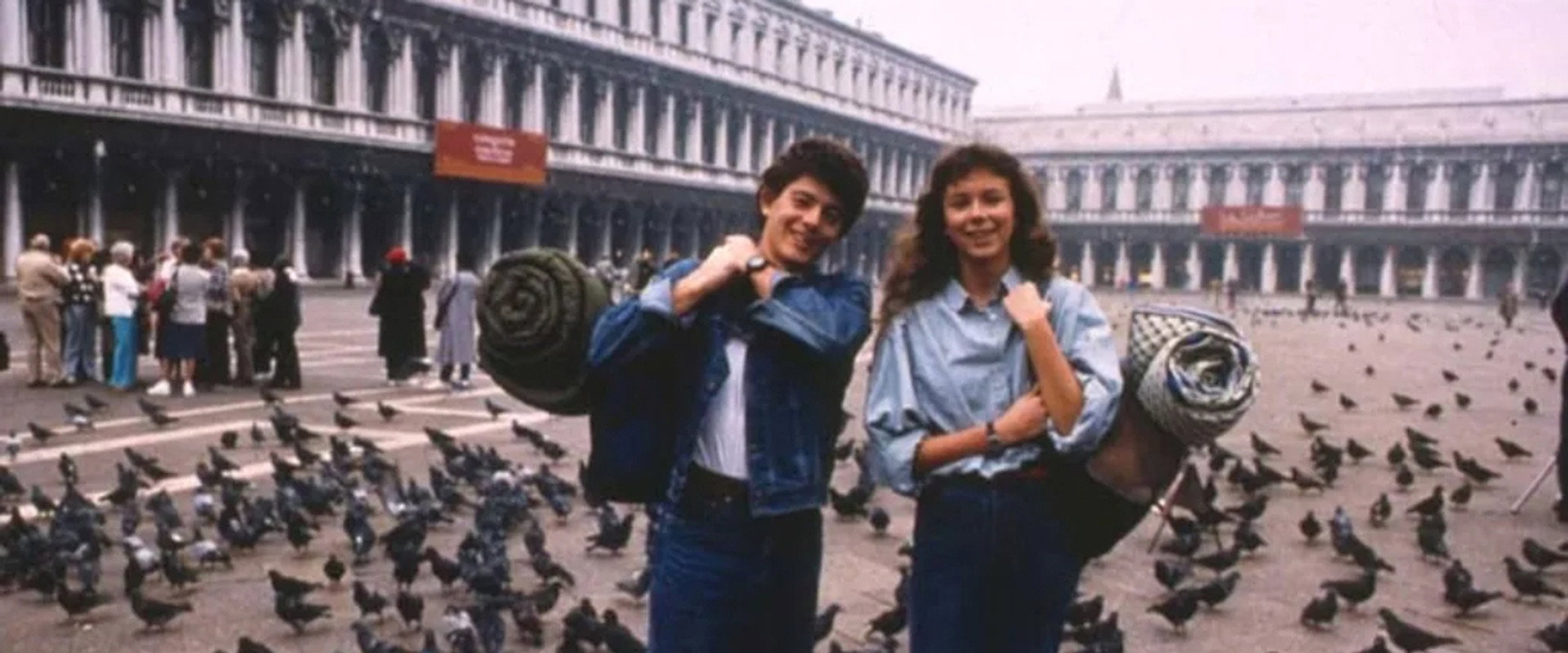 L'estate sta finendo backdrop