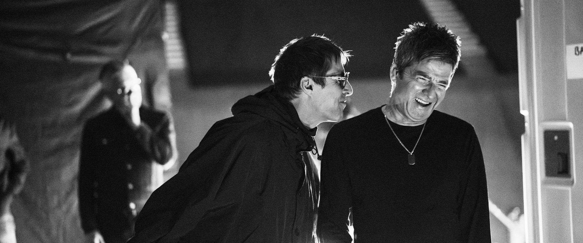 Oasis: Don't Look Back in Anger backdrop