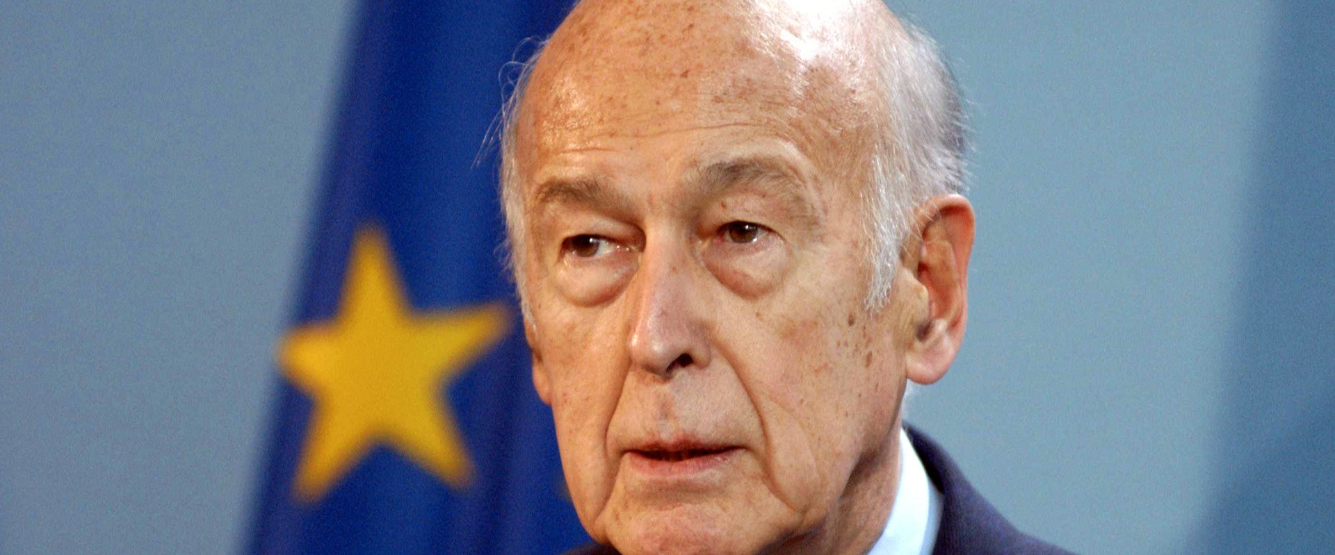 Giscard, l'impossible retour backdrop