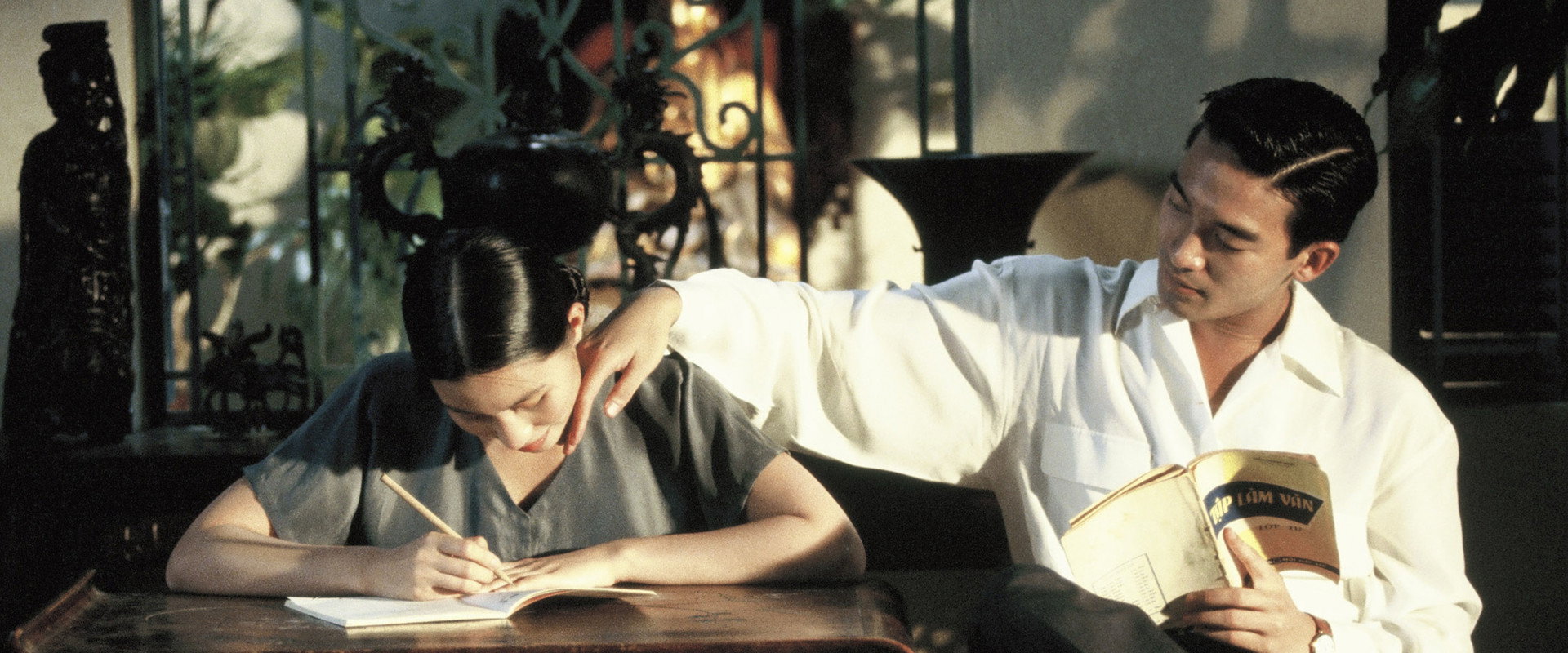 The Scent of Green Papaya backdrop