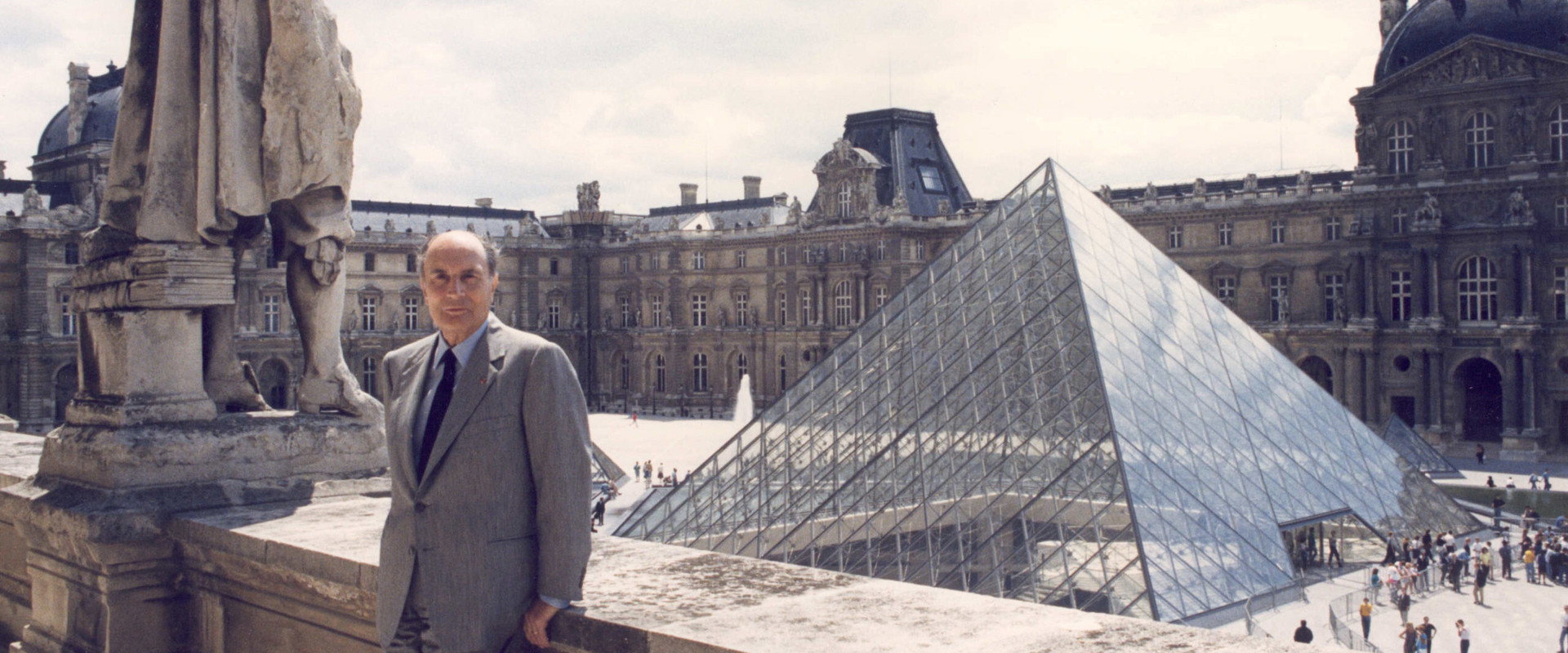 Mitterrand, président culturel backdrop